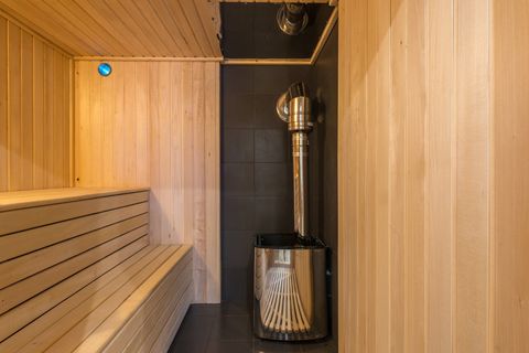Почему SPA-зона в коттедже на Новорижском сложнее, чем в городской квартире