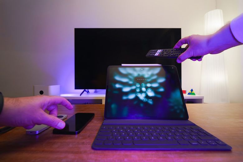 Какие протоколы и стандарты нужны для управления со смартфона?