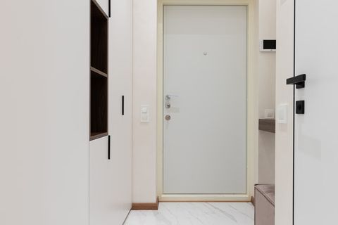 Обязательно ли согласовывать замену двери в White Box?
